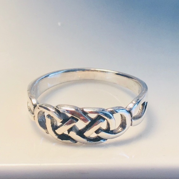 Sterling Silver Celtic Ring - Picture 2 of 3